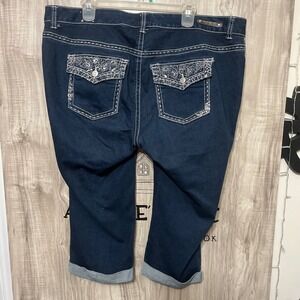 Rhythm in Blues Womens Denim Capris Sz 18 Cuffed Rhinestones Embroidery